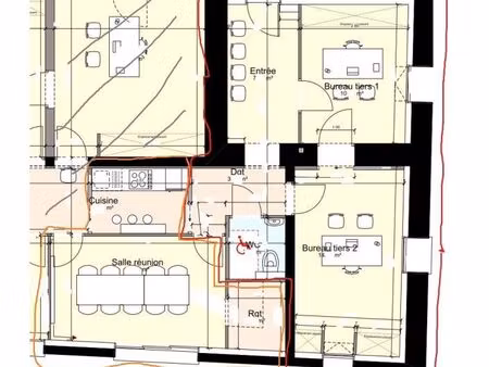 location un ou deux bureaux communs ou indépendants de 10 et 14 m2 avec entrée