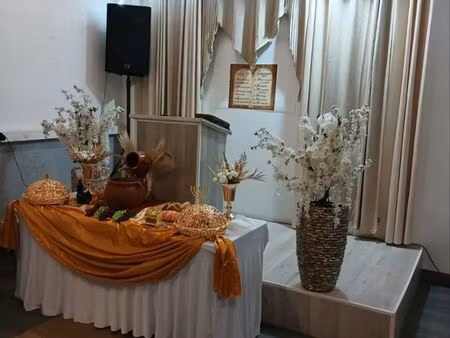 a disposición local pour église