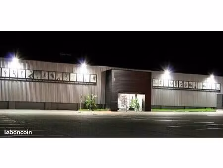 local commercial 810 m²