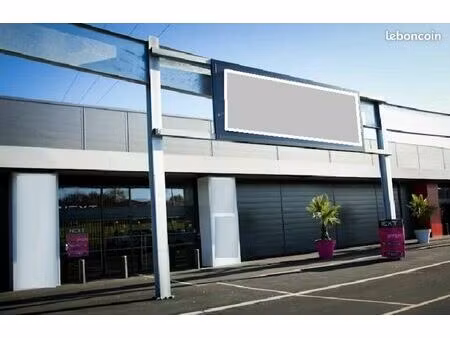 local commercial 1 038 m²