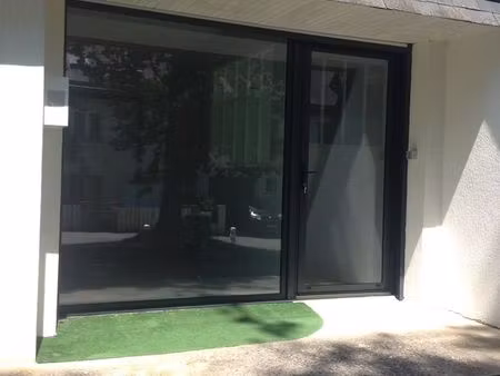 local professionnel 26m2 + grenier