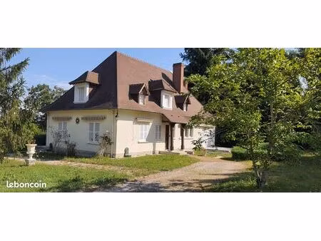 grande propriété dominant la loire – chaumont-sur-loire – 320 m²