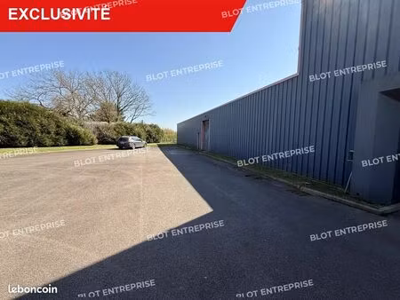 local d'activité 1 060 m²