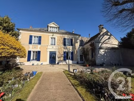 maison 8 pièces 240 m²