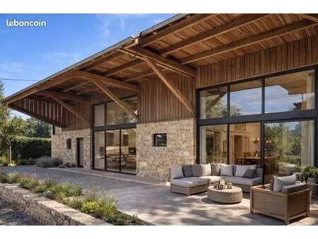 ensemble immobilier – maison + grange + terrain – fort potentiel pour projet de vie ou inv