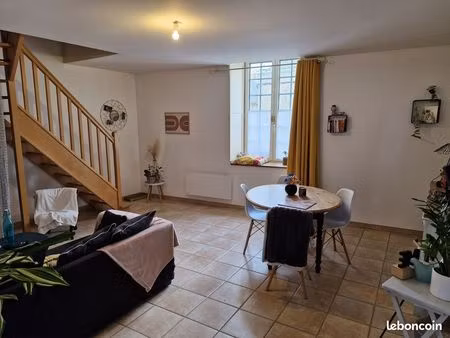 appartement t3 duplex 74m2 lumineux - 2 chambres / saint florent le vieil