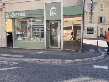 local commercial à louer hyper centre pau