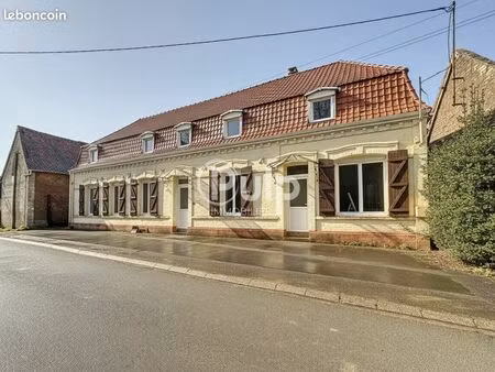 maison 10 pièces 226 m²