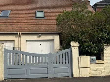 maison familiale mitoyenne 90 m2 dont garage et jardin - proche de roissy et des écoles