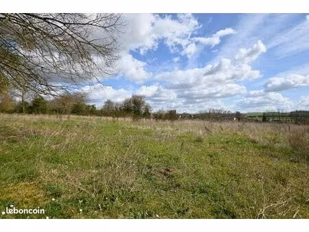 terrain 6 843 m² oneux