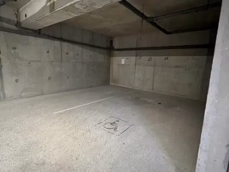 parking 19 m² amiens