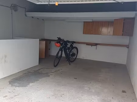 garage + cave a loué