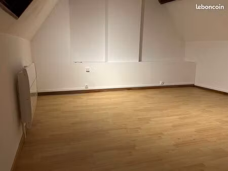 jolie maison de ville à louer