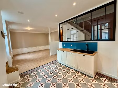 maison entièrement rénovée / 120 m² / 4 chambres / quartier calme