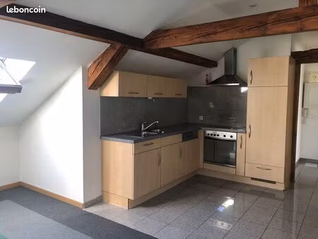 f2 proche gare  dans résidence calme