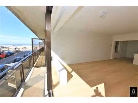 appartement entièrement rénové 2 chambres à coucher et vue s