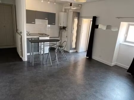 grand studio centre-ville riom