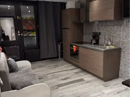 studio cabine skis aux pieds