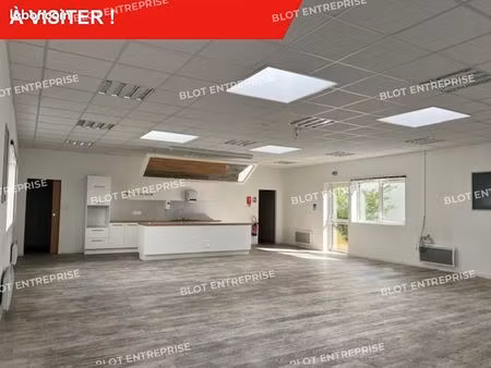 bureaux 267 m²