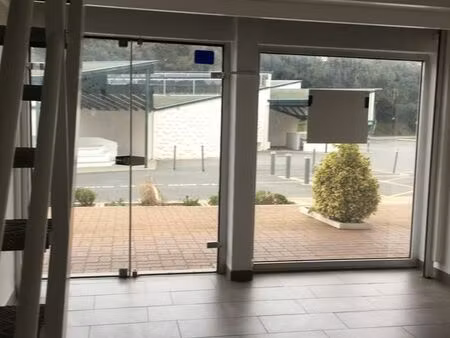 magasin à louer à saint palais sur mer 17420