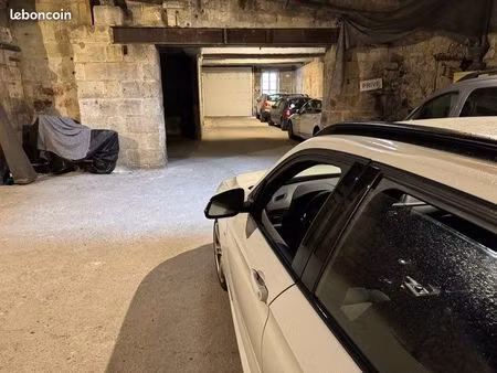 parking saint michel