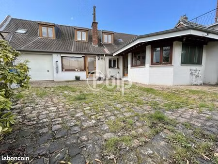 maison 8 pièces 225 m²