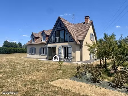 maison 8 pièces 157 m²