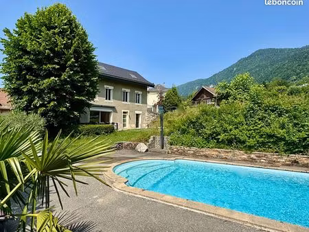 propriété 5 pièces 170 m²