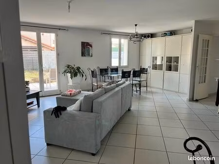 maison à vendre – proche école et centre du village