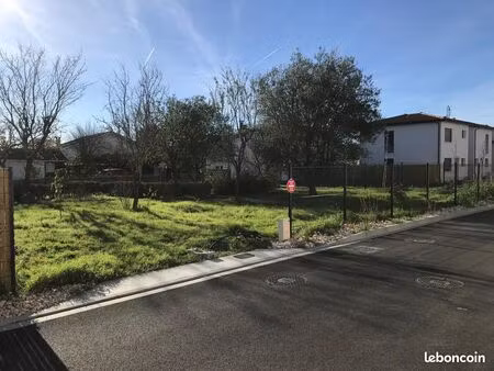 terrain viabilisé à la salvetat saint gilles