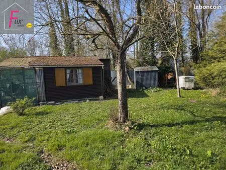 terrain 3 000 m² flixecourt