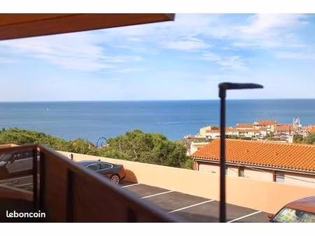 t2 de 44 m² avec terrasse  balcon et parking – vue mer - collioure