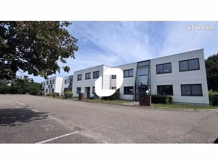 local bureaux 258 m²