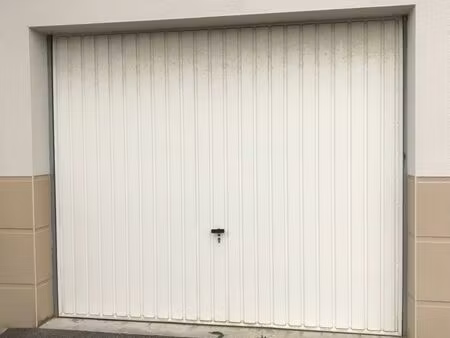 garage box fermé 18m2