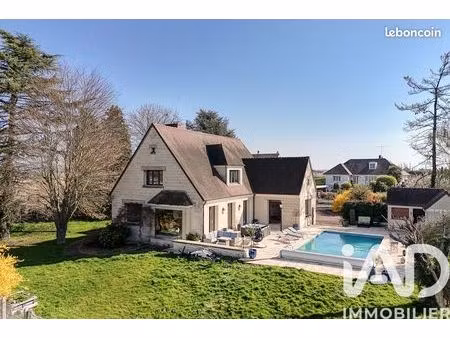 maison 8 pièces 243 m²