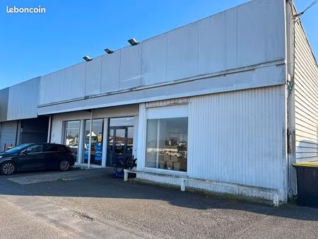 local commercial 280 m² laval