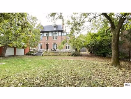 maison 13 pièces 307 m²