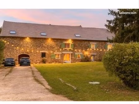 longere de caractère- environ 500m2- fort potentiel