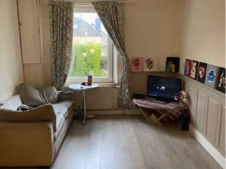 location maison rostrenen