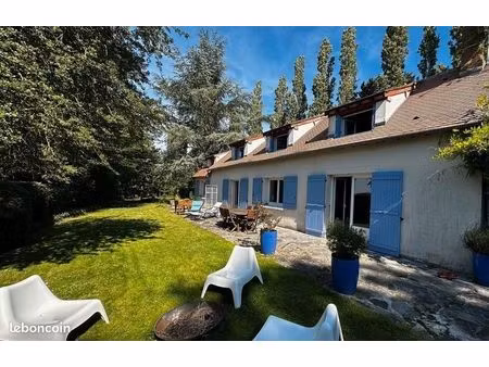 maison 9 pièces 154 m²