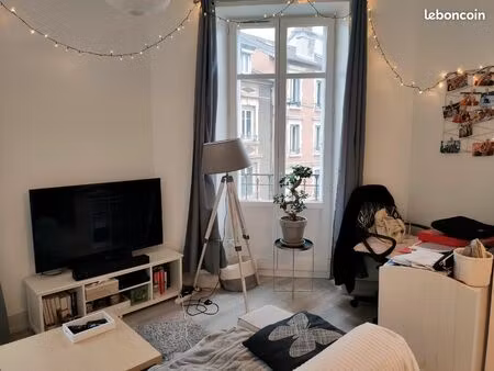 loue t2  1er étage à saint-max