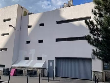 garage sécurisé 12 m² centre-ville