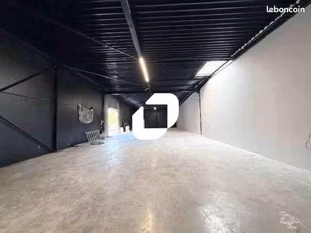 local d'activité 330 m²