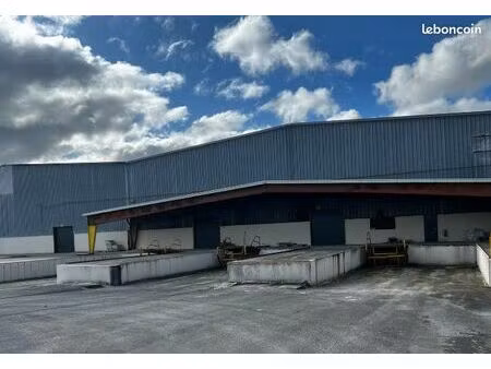 location local d'activités 8250 m²