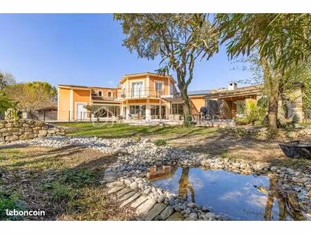 propriété 9 pièces 337 m²