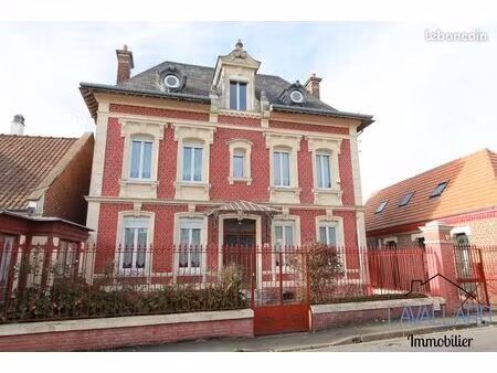 maison 10 pièces 207 m²