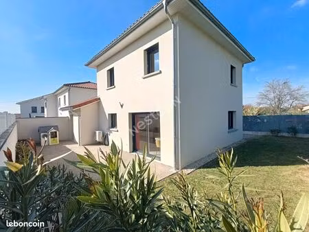 villa 4 pièces 90 m²