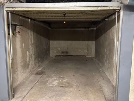 location garage/box fermé dans résidence sécurisée