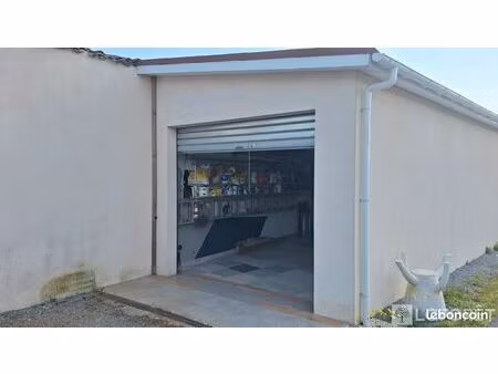 parking/box 1 pièce 26 m²