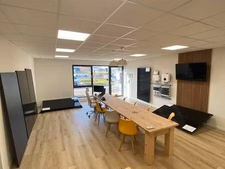 local d’activité entièrement aménagé 153 m² + mezzanine